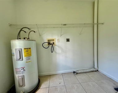 1435 Ne 22nd Avenue - Photo Thumbnail 9