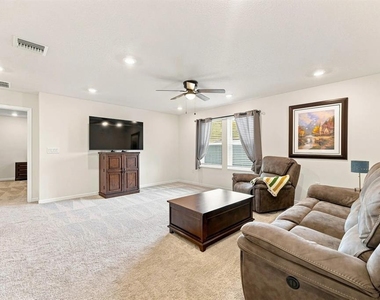455 Overpool Avenue - Photo Thumbnail 14