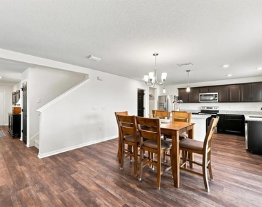 455 Overpool Avenue - Photo Thumbnail 7