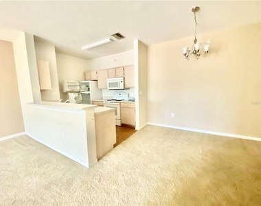 5479 Vineland Road - Photo Thumbnail 7