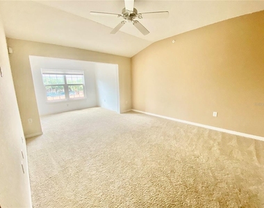 5479 Vineland Road - Photo Thumbnail 3