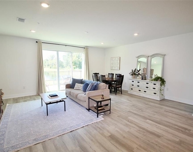 1138 Desert Candle Drive - Photo Thumbnail 8