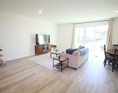 1138 Desert Candle Drive - Photo Thumbnail 10