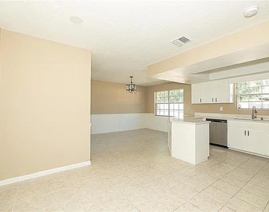 1200 Lawrence Avenue - Photo Thumbnail 4