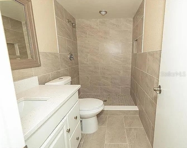 1200 Lawrence Avenue - Photo Thumbnail 10