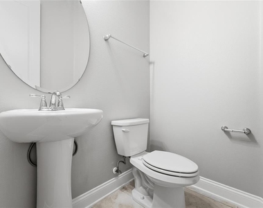 13833 Behring Avenue - Photo Thumbnail 13