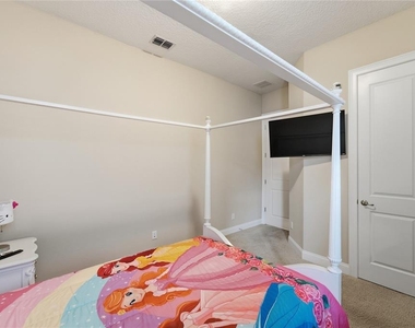 13833 Behring Avenue - Photo Thumbnail 11