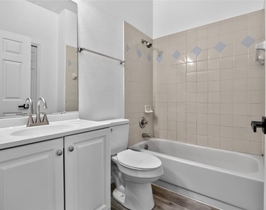 257 Margate Drive - Photo Thumbnail 18