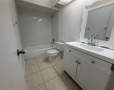 803 Calabria Drive - Photo Thumbnail 5