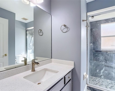 4934 Lazy Oaks Way - Photo Thumbnail 28