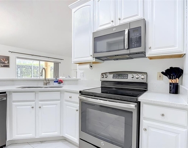 4934 Lazy Oaks Way - Photo Thumbnail 16