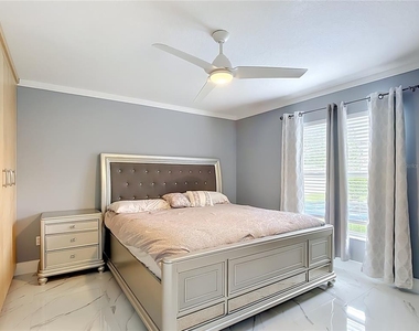4934 Lazy Oaks Way - Photo Thumbnail 19