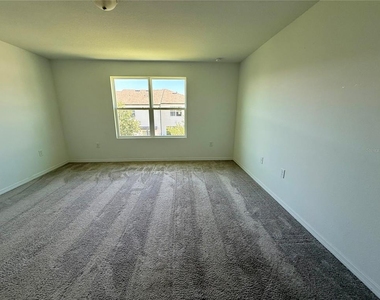 476 Madison Drive - Photo Thumbnail 6