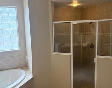 4576 Barbados Loop - Photo Thumbnail 18