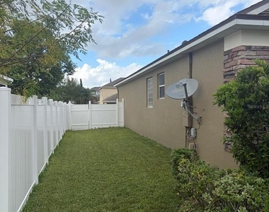 4576 Barbados Loop - Photo Thumbnail 3