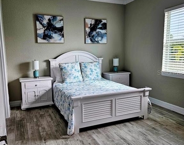 372 Baytree Drive - Photo Thumbnail 4