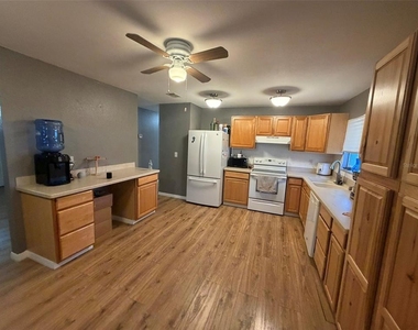 8620 Alam Avenue - Photo Thumbnail 7