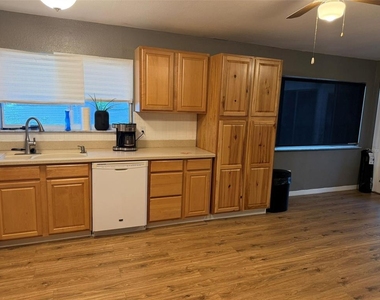 8620 Alam Avenue - Photo Thumbnail 8