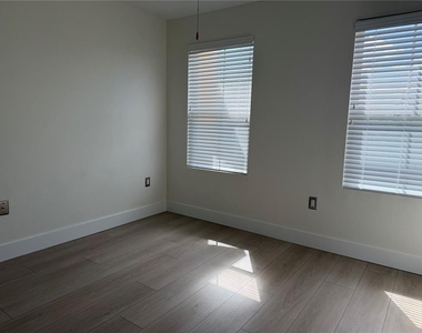 8909 White Sage Loop - Photo Thumbnail 9