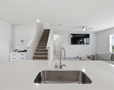 18114 Wheathouse Place - Photo Thumbnail 7
