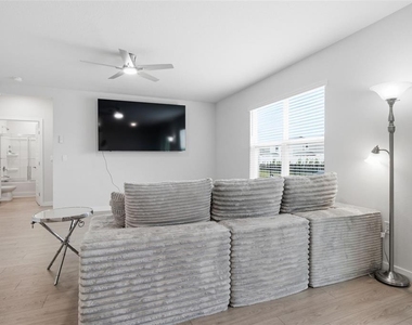 18114 Wheathouse Place - Photo Thumbnail 11