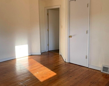 2430 Amelia Avenue - Photo Thumbnail 11