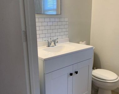 2430 Amelia Avenue - Photo Thumbnail 13