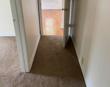 2430 Amelia Avenue - Photo Thumbnail 7