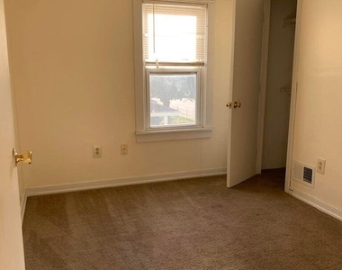 2430 Amelia Avenue - Photo Thumbnail 10