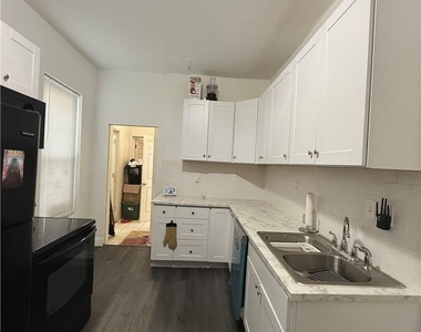 614 N 8th Street - Photo Thumbnail 2
