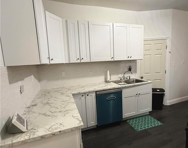 614 N 8th Street - Photo Thumbnail 3