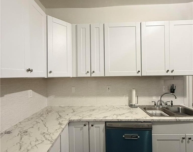 614 N 8th Street - Photo Thumbnail 1