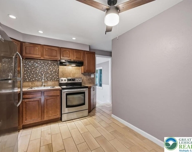 1219 E Highland Street - Photo Thumbnail 6
