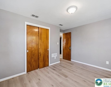 1219 E Highland Street - Photo Thumbnail 16