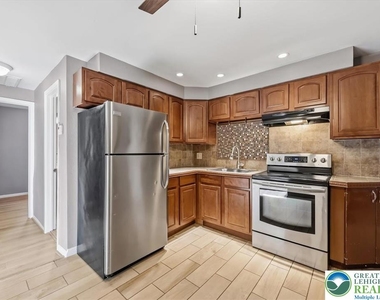 1219 E Highland Street - Photo Thumbnail 7