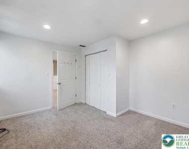 1219 E Highland Street - Photo Thumbnail 12