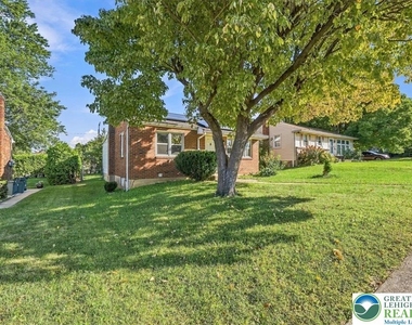 1219 E Highland Street - Photo Thumbnail 2