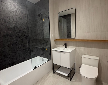 997 Rogers Avenue - Photo Thumbnail 5