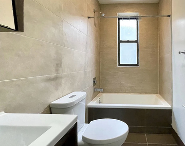 1020 Park Place - Photo Thumbnail 8