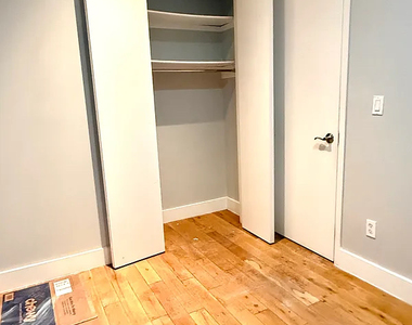 1020 Park Place - Photo Thumbnail 7