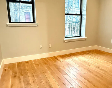 1020 Park Place - Photo Thumbnail 9