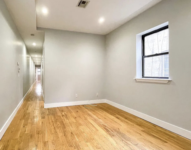 1020 Park Place - Photo Thumbnail 10