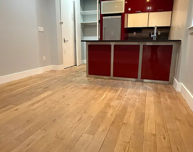 1020 Park Place - Photo Thumbnail 1