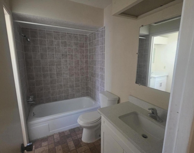 10908 Bob Stone Drive - Photo Thumbnail 9