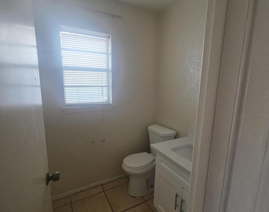10908 Bob Stone Drive - Photo Thumbnail 6