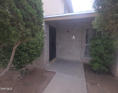 10908 Bob Stone Drive - Photo Thumbnail 3