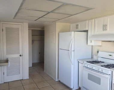 10908 Bob Stone Drive - Photo Thumbnail 5