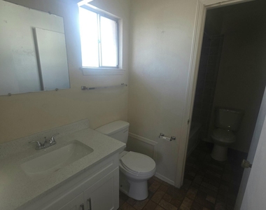 10908 Bob Stone Drive - Photo Thumbnail 8