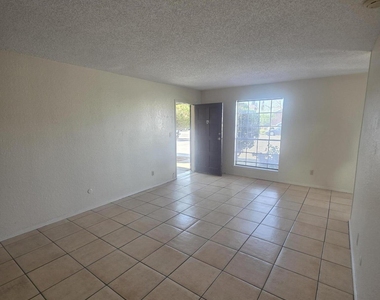 10908 Bob Stone Drive - Photo Thumbnail 4