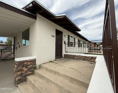 1109 Huckleberry Street - Photo Thumbnail 3